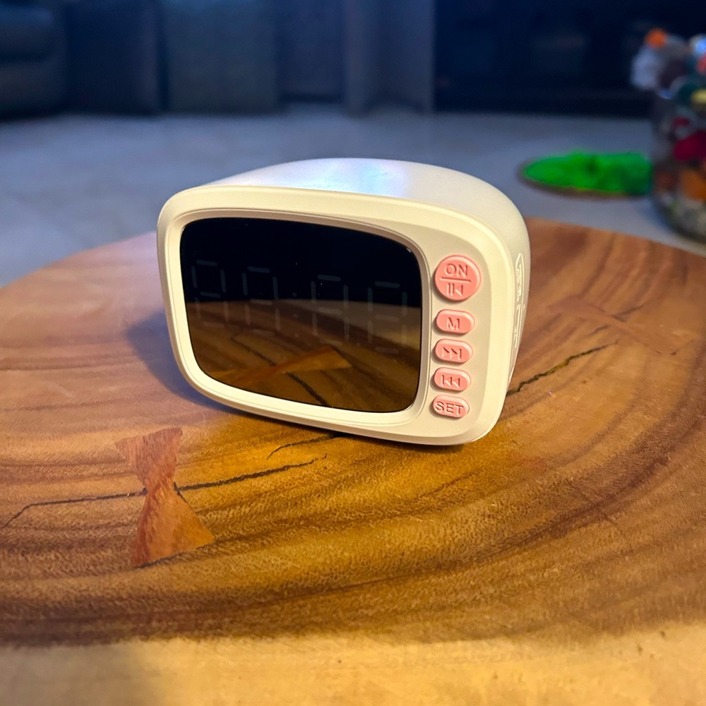 Mini digital USB TV clock
